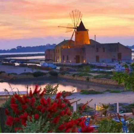 Le Maioliche Allo Stagnone Holiday home *